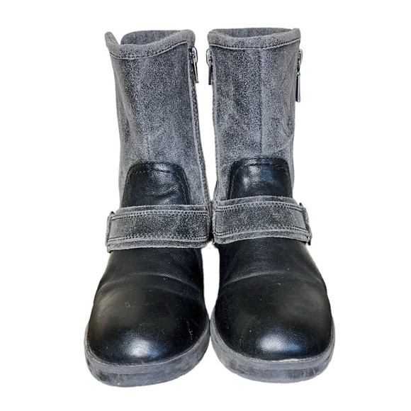 CLARKS Faralyn Rise Moto Black Leather Ankle
Boots Side Zip Size 8 - Picture 3 of 11